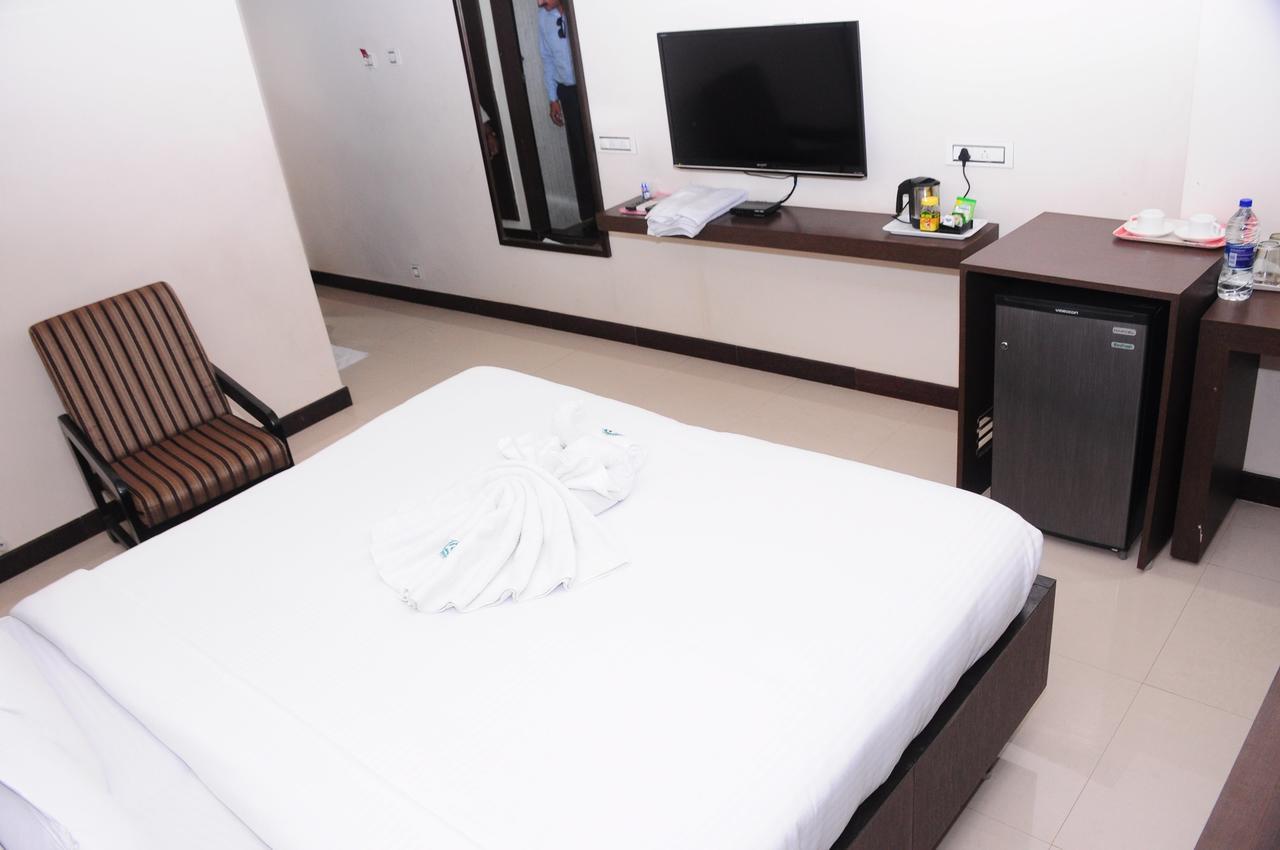 Hotel Surya Rājahmundry Eksteriør bilde